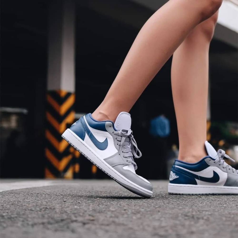 New Air Jordan 1 Low Stealth French Blue White DC0774-042 Women’s Sz 6.5